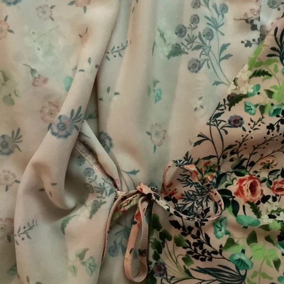 ~ Women's Short Robe ~ - Picture 9 of 14